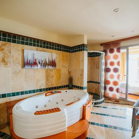 Bellagio Luxury Penthouse Apartment *